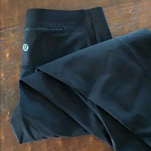 Black lululemon 3/4 leggings